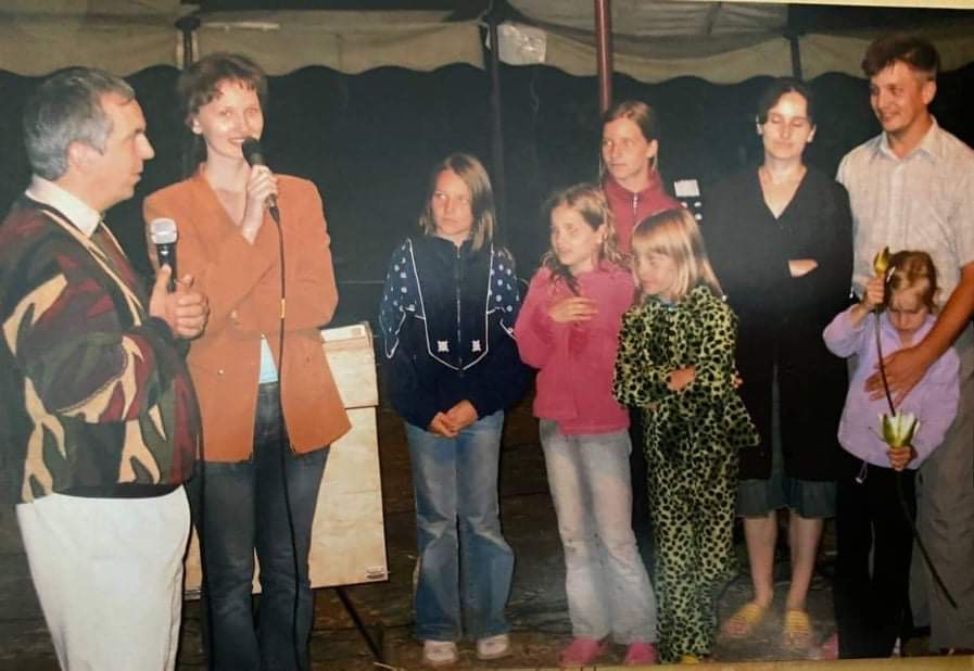 16年前，Dasha在扎波羅熱的一間教會為國外來的講員翻譯